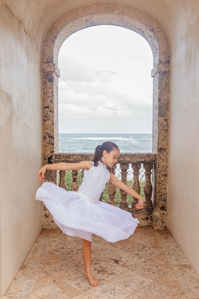 I Photographed The Vantage Pointe Dance At The Worth Avenue Clock Tower, Palm Beach (17 Pics)