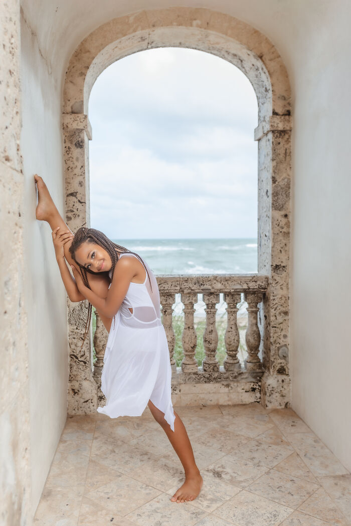 I Photographed The Vantage Pointe Dance At The Worth Avenue Clock Tower, Palm Beach (17 Pics)