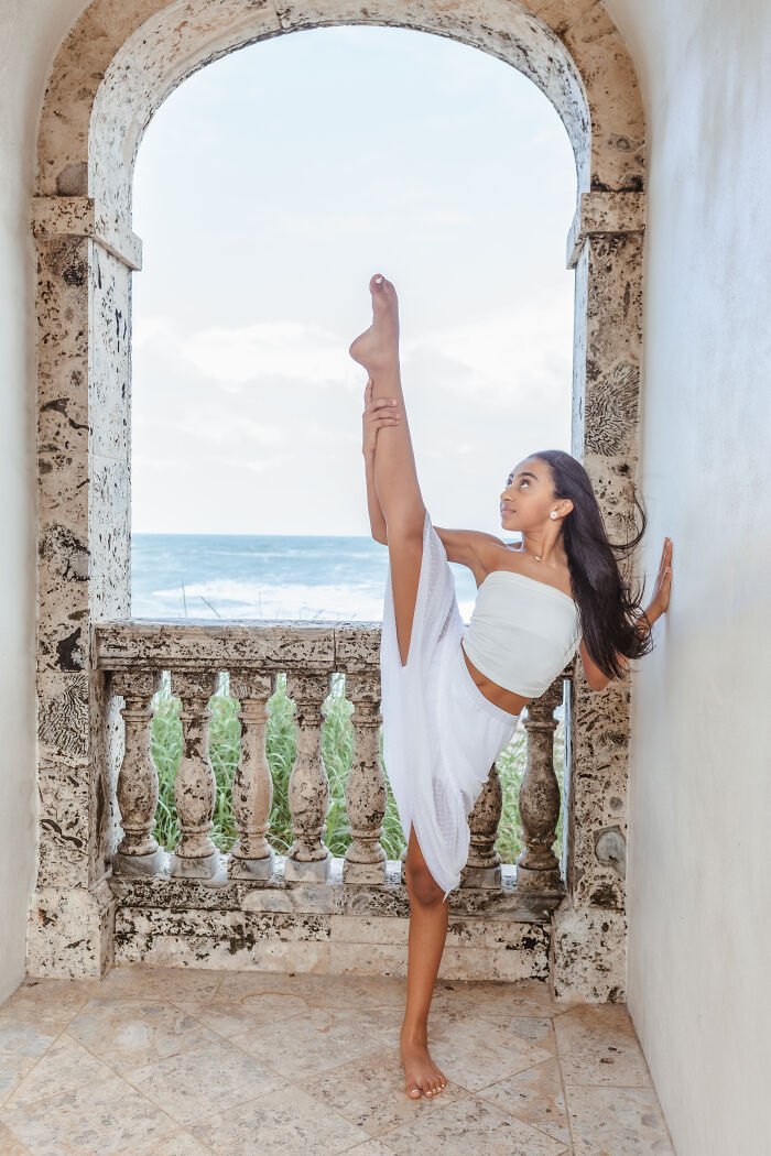 I Photographed The Vantage Pointe Dance At The Worth Avenue Clock Tower, Palm Beach (17 Pics)