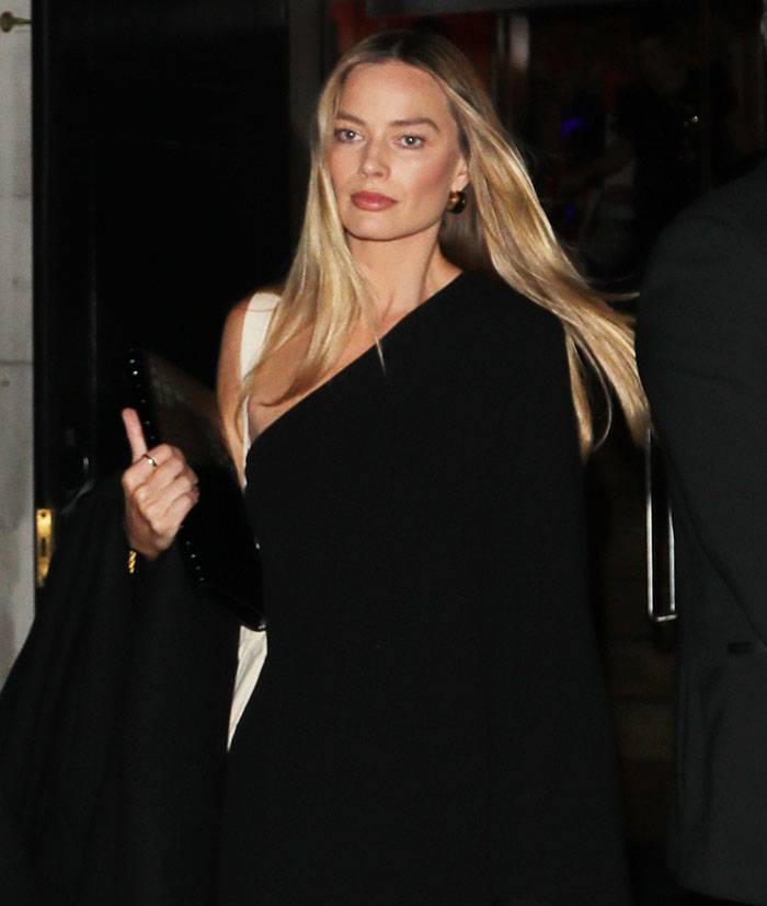 “Who Approved This?”: Margot Robbie’s Underwater Cover Shoot Brutally Roasted