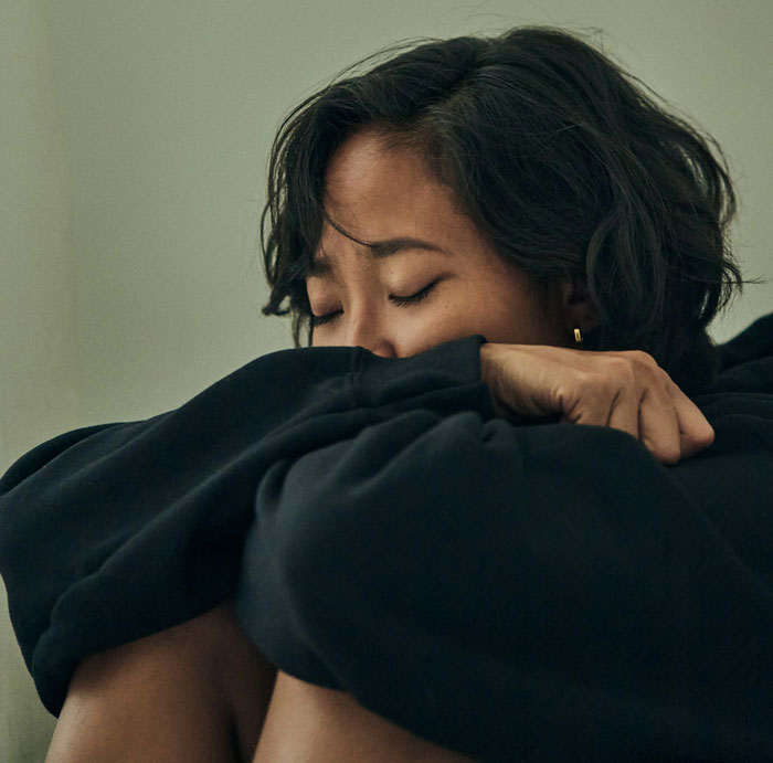 Mom Of 6 Stressed And Overwhelmed When Brother Blocks Her Number While She’s Babysitting His Son