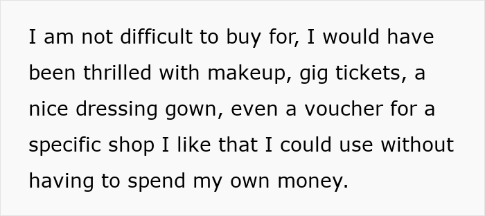 Woman Feels Bad For Being Ungrateful For Gifts From Husband, People Agree His Gifts Are Abhorrent