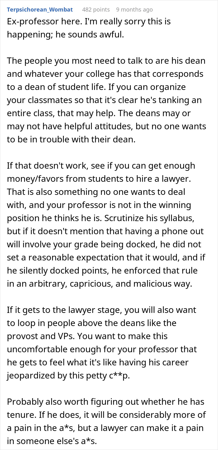 Students Push Back After Professor Enforces Phone Rule Without Warning: “I’m At Risk Of Failing This Class”