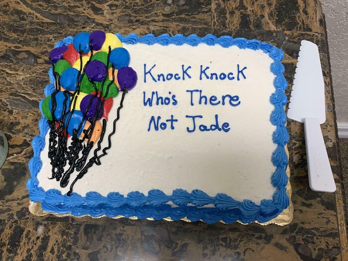 &ldquo;Too Old For Leo DiCaprio&rdquo;: 49 Funny Photos Of Cakes That Reflect Honest Emotions