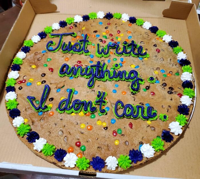 &ldquo;Too Old For Leo DiCaprio&rdquo;: 49 Funny Photos Of Cakes That Reflect Honest Emotions
