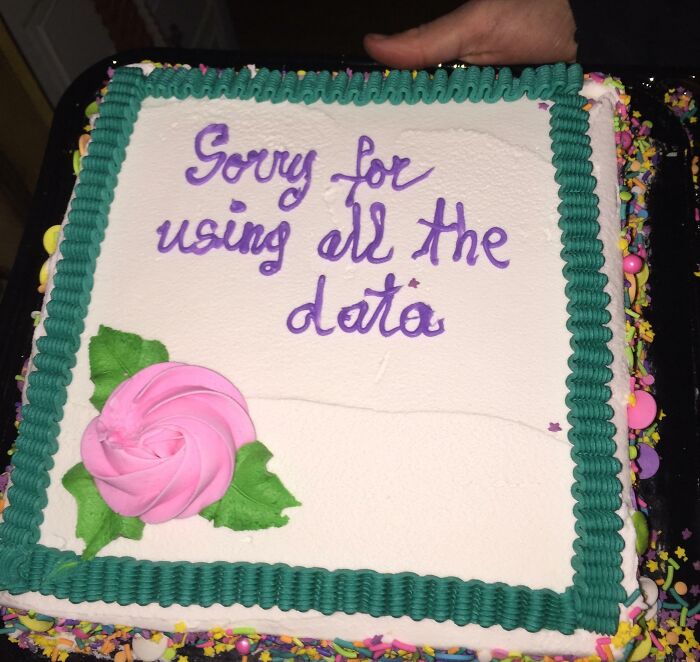 &ldquo;Too Old For Leo DiCaprio&rdquo;: 49 Funny Photos Of Cakes That Reflect Honest Emotions