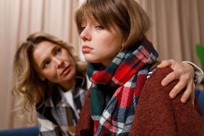 Daughter Refuses To Work As Mom&rsquo;s Money Is Running Out, Self-Diagnoses With Autism To Justify It