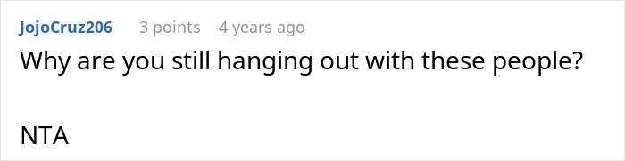 Woman Refuses To Drive Until All Friends Buckle Seat Belts, They Hold Grudge Over Ruined Road Trip Woman Refuses To Drive Until All Friends Buckle Seat Belts, They Hold Grudge Over Ruined Road Trip