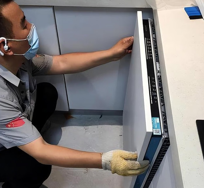 “Divorce Him”: Husband Violently Trashes Home After Wife Buys $215 Dishwasher Without Telling Him “Divorce Him”: Husband Violently Trashes Home After Wife Buys $215 Dishwasher Without Telling Him