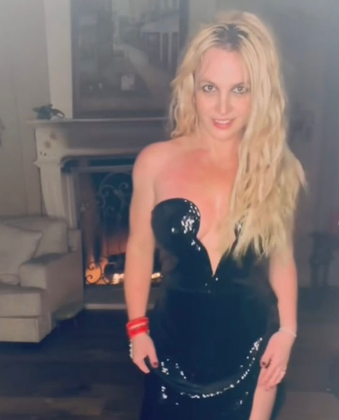 “A Shame”: Britney Spears Suffers Wardrobe Disaster In Sheer Bodysuit While Twerking To Cardi B