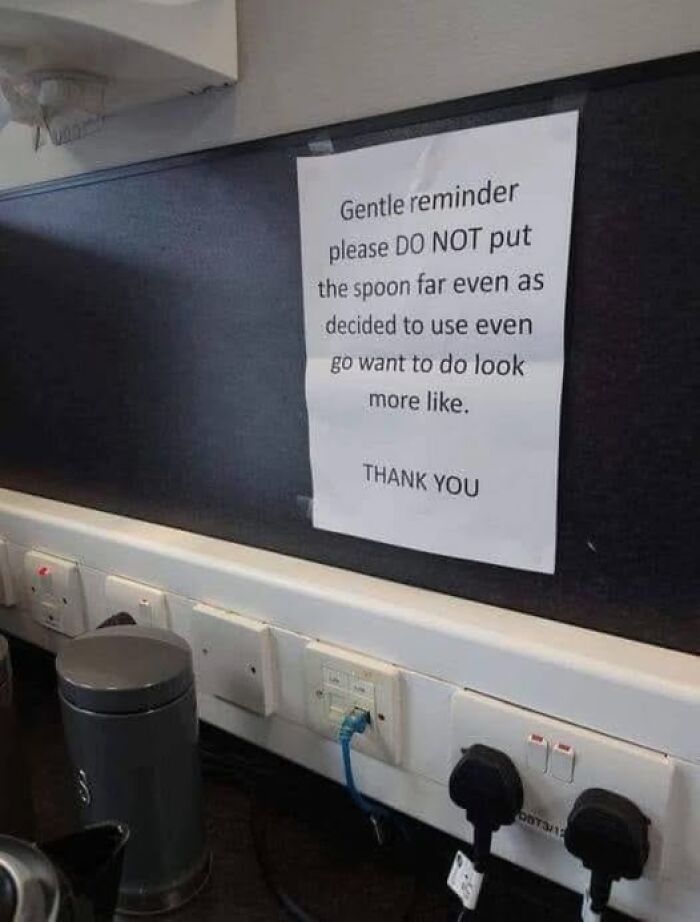 “Please Stroke, I’m Having A Help”: 108 Times People Broke Their Brain Trying To Understand What They’d Read