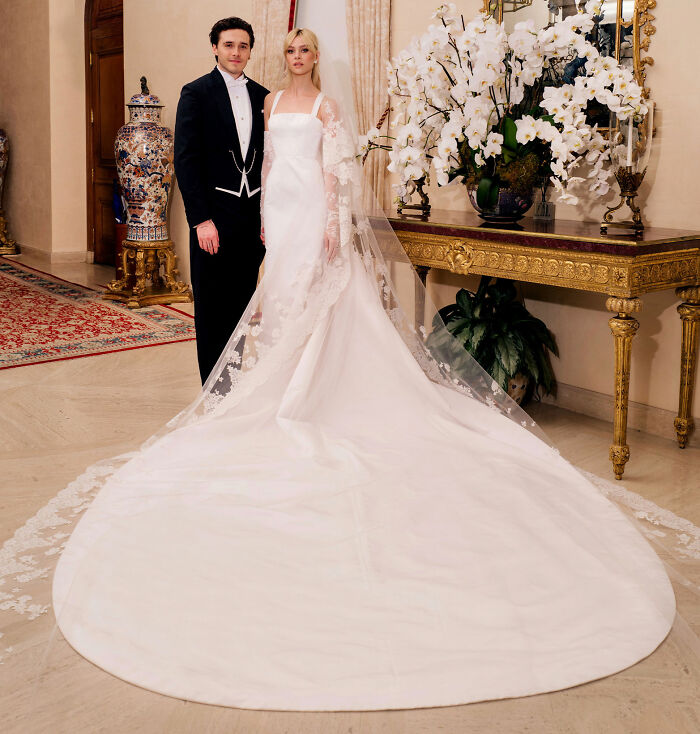 Brooklyn Beckham’s Biting Accusations Against Parents Under Fire As Fans Spot Major Contradiction Brooklyn Beckham’s Biting Accusations Against Parents Under Fire As Fans Spot Major Contradiction