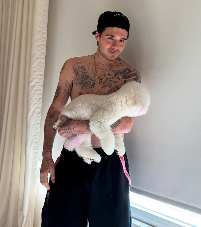 Brooklyn Beckham Slammed As “Out Of Touch” After He Breaks Silence On Family Feud In Fiery Posts Brooklyn Beckham Slammed As “Out Of Touch” After He Breaks Silence On Family Feud In Fiery Posts