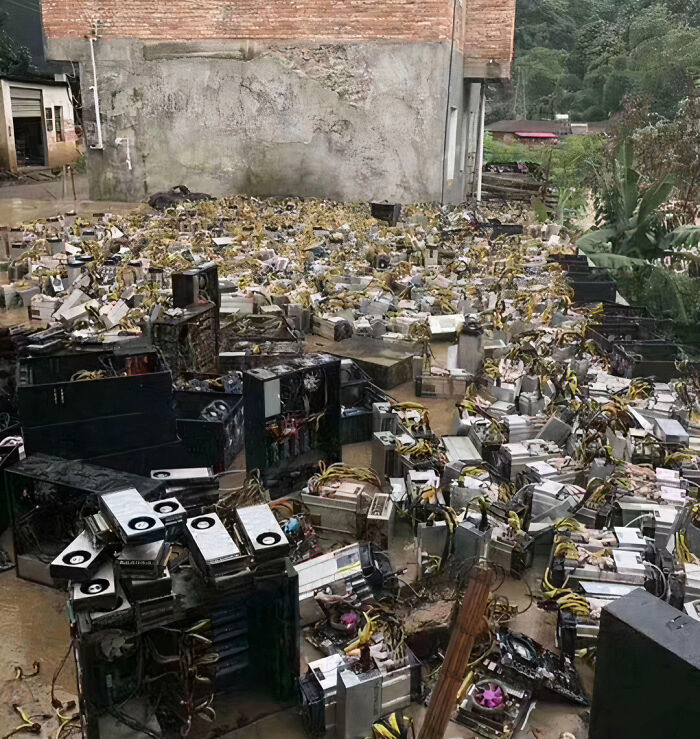 75 Unfortunate And Stupid Fails That Must Have Been Very Expensive (New Pics)