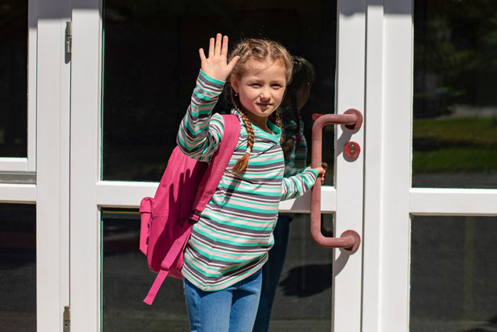 School Bans Dad From Walking Daughter To Door Because Karen Mom Felt Uncomfortable