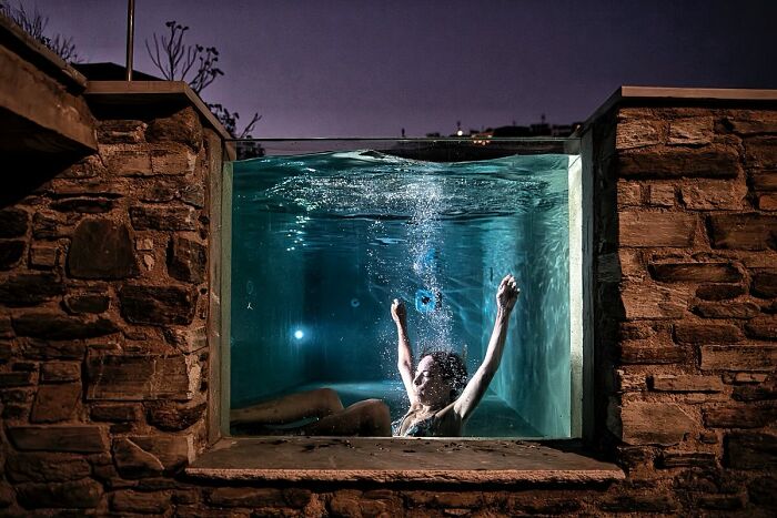 This Street Photographer Captures Raw And Human Moments In Everyday Life (40 Pics)