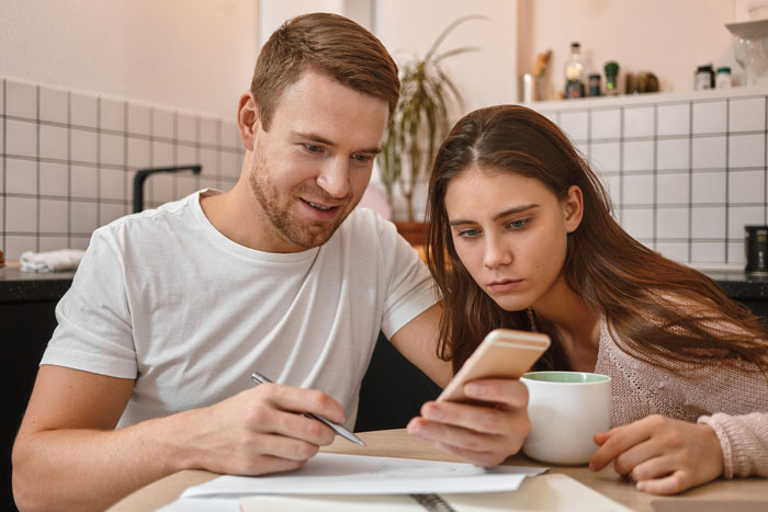 GF Alarmed As BF Pushes Her To Share Bank Login, Accuses Her Of Sabotaging Their Future By Refusing