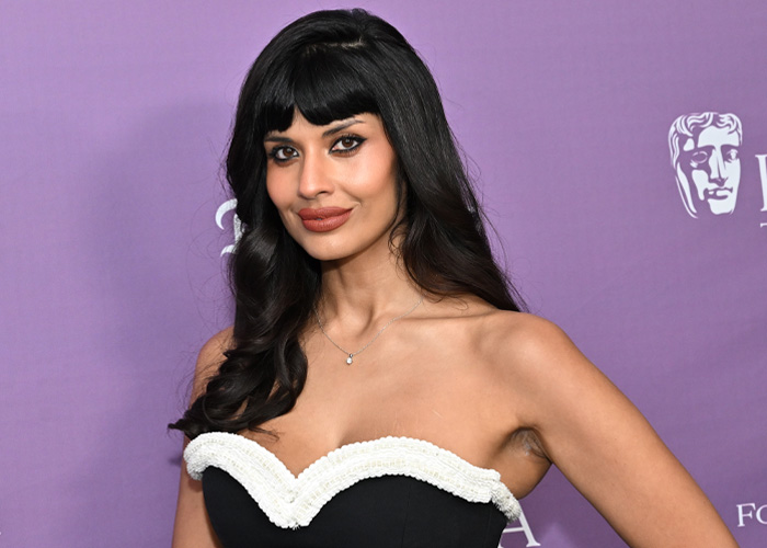 British Actress Jameela Jamil Brutally Insults “Villain” Blake Lively In Revealed Texts British Actress Jameela Jamil Brutally Insults “Villain” Blake Lively In Revealed Texts