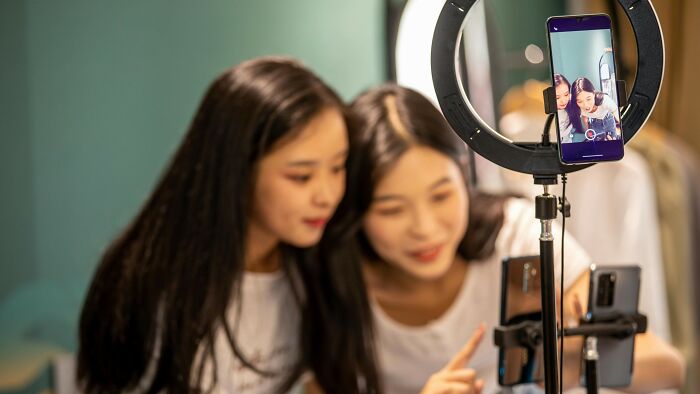 “Do They Have A Point?”: Cast Your Vote On Whether These 22 People Did The Right Thing “Do They Have A Point?”: Cast Your Vote On Whether These 22 People Did The Right Thing