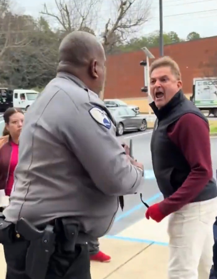 &ldquo;Male Version Of Karen&rdquo;: A Week After Racist Incident, Man Goes Viral Again For New Public Meltdown