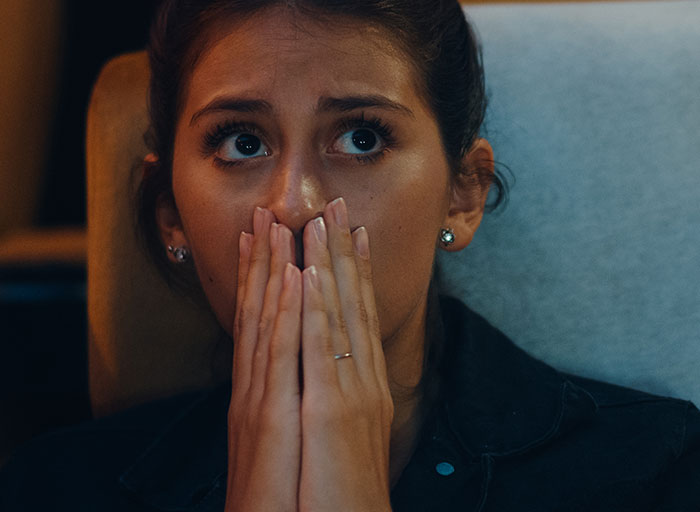 34 Situations When People Got An Overwhelming Feeling That They Needed To Leave 34 Situations When People Got An Overwhelming Feeling That They Needed To Leave