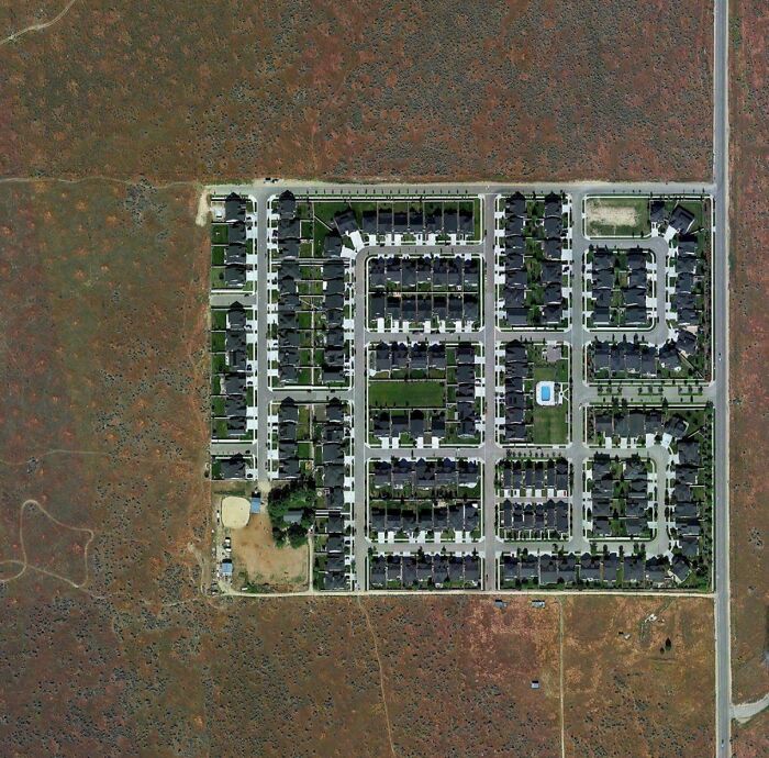 56 Images That Make The U.S. Look Less Like A Country And More Like A Warning (New Pics)