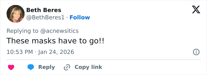 “He Was Holding His Phone”: Viral Clips Of Alex Pretti Before His Fatal Encounter Sparks Online Debate