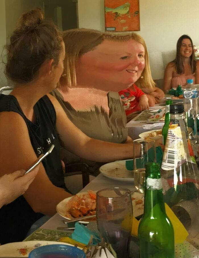 49 Panoramic Photo Fails That Are Actually Accidental Masterpieces
