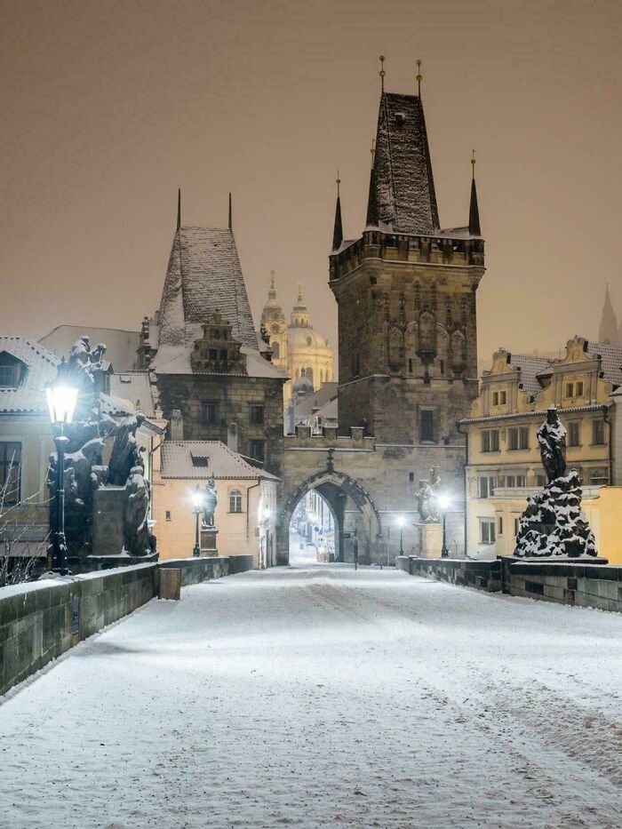 132 Photos Of Snowy Places That Look Straight Out Of A Fairytale