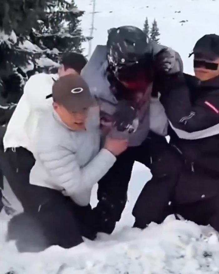 Viral Video Shows Skier Viciously Attacked By Snow Leopard After Trying To Take A Selfie With It Viral Video Shows Skier Viciously Attacked By Snow Leopard After Trying To Take A Selfie With It