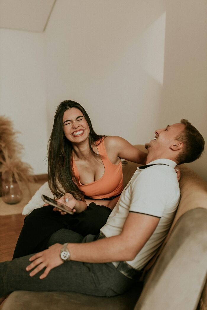 Hey Pandas, AITA For Cutting Off My Best Friend And A Guy I Liked After Feeling Unsafe In Their Bedroom?