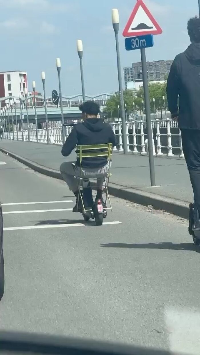 95 Of The Weirdest And Most Unhinged Things Seen On The Streets Of Brussels 95 Of The Weirdest And Most Unhinged Things Seen On The Streets Of Brussels