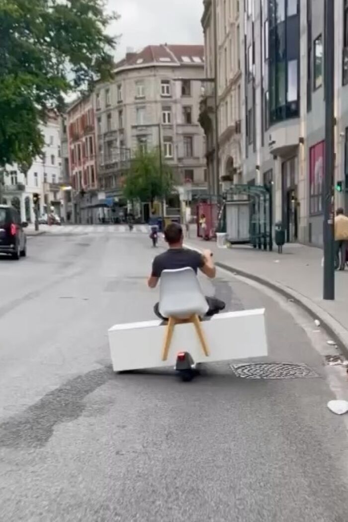 95 Of The Weirdest And Most Unhinged Things Seen On The Streets Of Brussels 95 Of The Weirdest And Most Unhinged Things Seen On The Streets Of Brussels