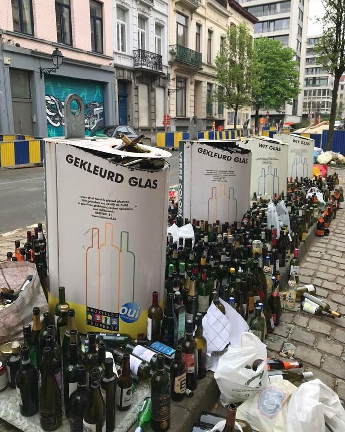 95 Of The Weirdest And Most Unhinged Things Seen On The Streets Of Brussels 95 Of The Weirdest And Most Unhinged Things Seen On The Streets Of Brussels