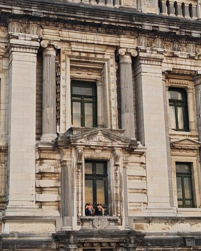 95 Of The Weirdest And Most Unhinged Things Seen On The Streets Of Brussels 95 Of The Weirdest And Most Unhinged Things Seen On The Streets Of Brussels