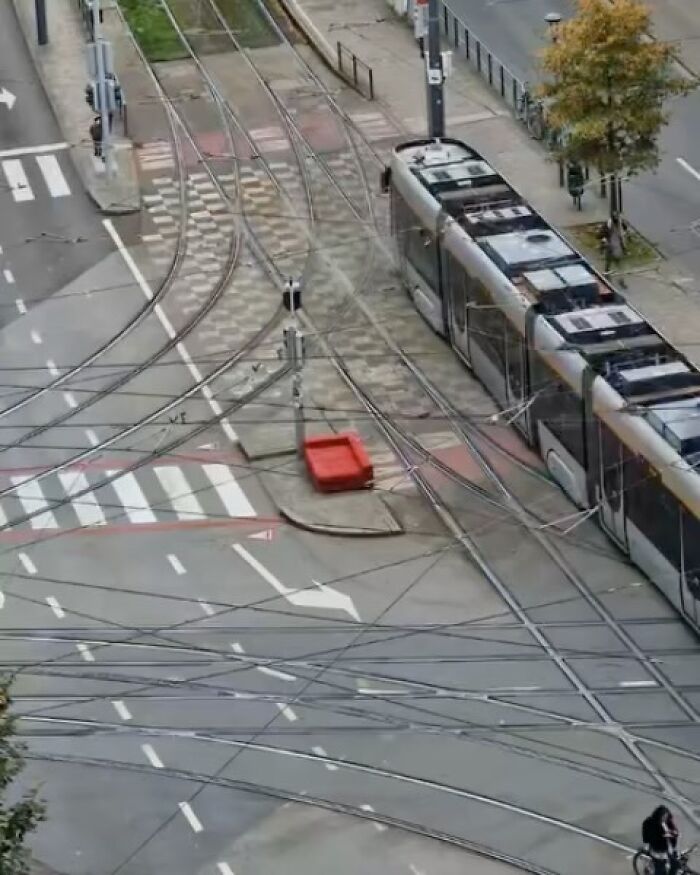 95 Of The Weirdest And Most Unhinged Things Seen On The Streets Of Brussels 95 Of The Weirdest And Most Unhinged Things Seen On The Streets Of Brussels