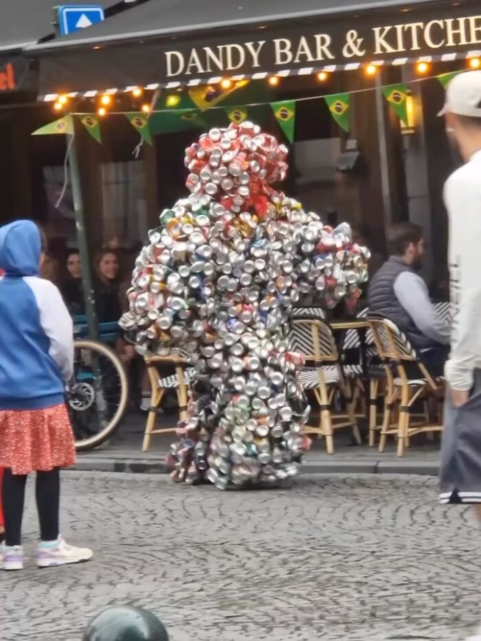 95 Of The Weirdest And Most Unhinged Things Seen On The Streets Of Brussels 95 Of The Weirdest And Most Unhinged Things Seen On The Streets Of Brussels