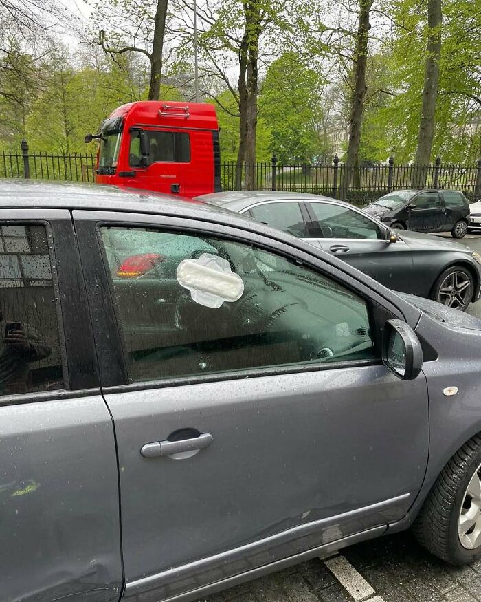 95 Of The Weirdest And Most Unhinged Things Seen On The Streets Of Brussels 95 Of The Weirdest And Most Unhinged Things Seen On The Streets Of Brussels