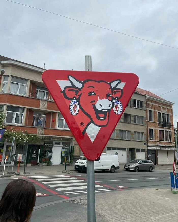 95 Of The Weirdest And Most Unhinged Things Seen On The Streets Of Brussels 95 Of The Weirdest And Most Unhinged Things Seen On The Streets Of Brussels