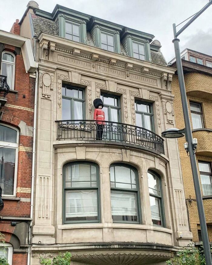 95 Of The Weirdest And Most Unhinged Things Seen On The Streets Of Brussels 95 Of The Weirdest And Most Unhinged Things Seen On The Streets Of Brussels