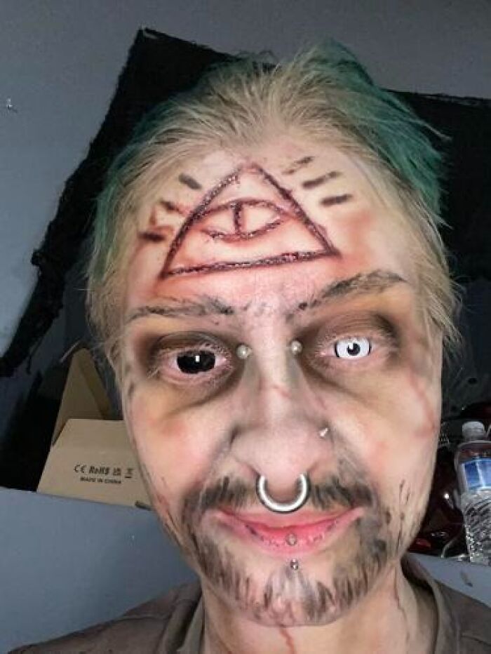 59 Times Stage Makeup Looks Magical On Stage And Mildly Cursed In Real Life 59 Times Stage Makeup Looks Magical On Stage And Mildly Cursed In Real Life