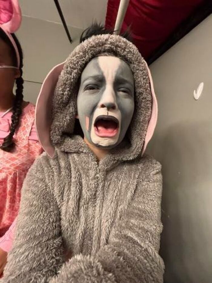 59 Times Stage Makeup Looks Magical On Stage And Mildly Cursed In Real Life 59 Times Stage Makeup Looks Magical On Stage And Mildly Cursed In Real Life