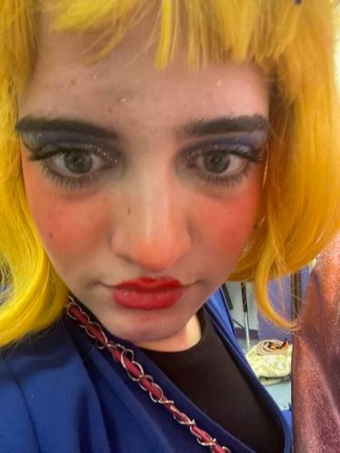 59 Times Stage Makeup Looks Magical On Stage And Mildly Cursed In Real Life 59 Times Stage Makeup Looks Magical On Stage And Mildly Cursed In Real Life