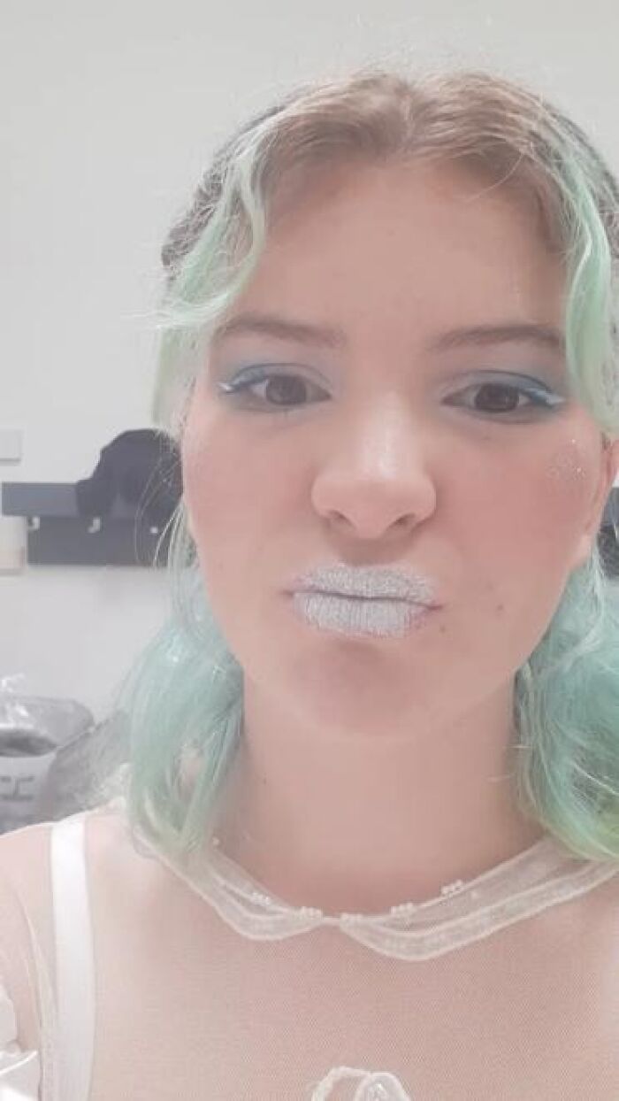 59 Times Stage Makeup Looks Magical On Stage And Mildly Cursed In Real Life 59 Times Stage Makeup Looks Magical On Stage And Mildly Cursed In Real Life