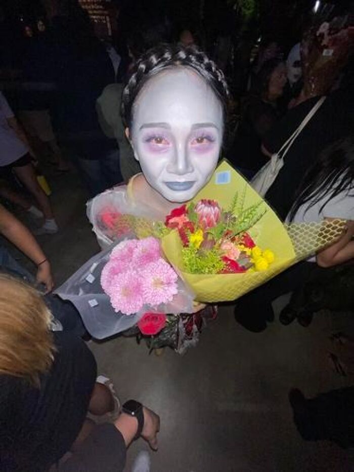 59 Times Stage Makeup Looks Magical On Stage And Mildly Cursed In Real Life 59 Times Stage Makeup Looks Magical On Stage And Mildly Cursed In Real Life