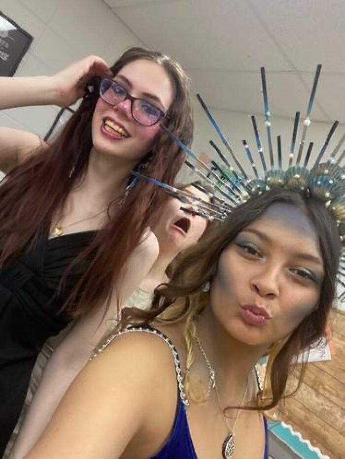 59 Times Stage Makeup Looks Magical On Stage And Mildly Cursed In Real Life 59 Times Stage Makeup Looks Magical On Stage And Mildly Cursed In Real Life