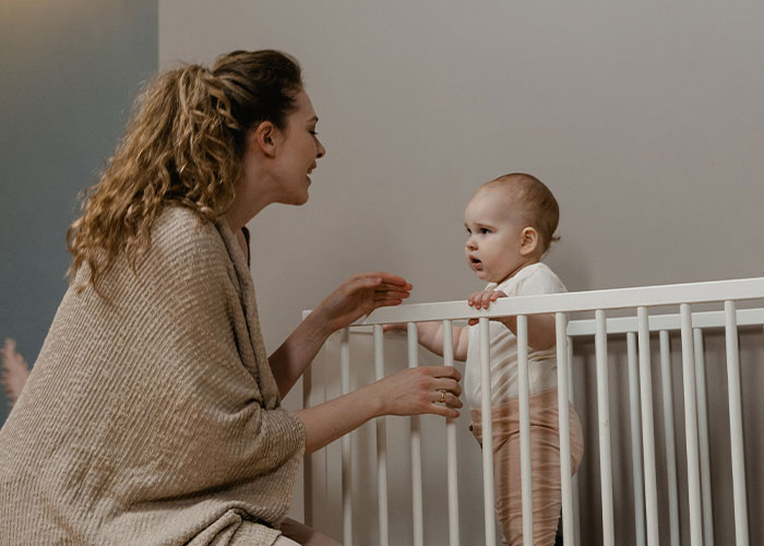 “They Call Me Evil And Rude”: Woman In Labor Is Mad At Neighbor Who Won’t Take Her Kids At 3am