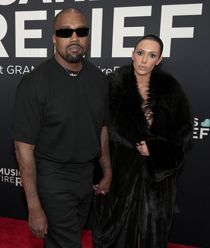 Kanye West Reveals Health Battle In Full-Page Ad In The Wall Street Journal, Deeply Apologizes Kanye West Reveals Health Battle In Full-Page Ad In The Wall Street Journal, Deeply Apologizes