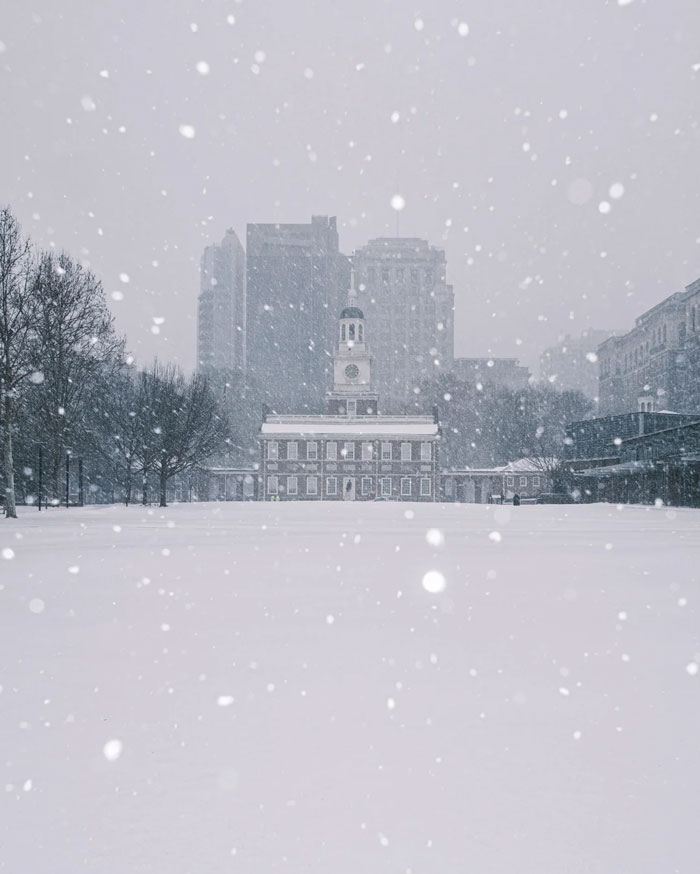 94 Photos Of A Snowstorm Hitting The U.S. That Might Make You Want To Hibernate