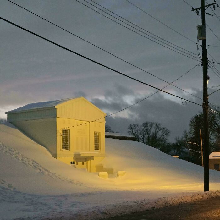 94 Photos Of A Snowstorm Hitting The U.S. That Might Make You Want To Hibernate